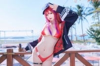 沙滩萝莉